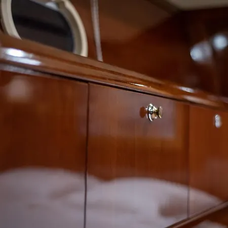 Boat Aiolis In The Athenian Riviera! Hotel en barco *